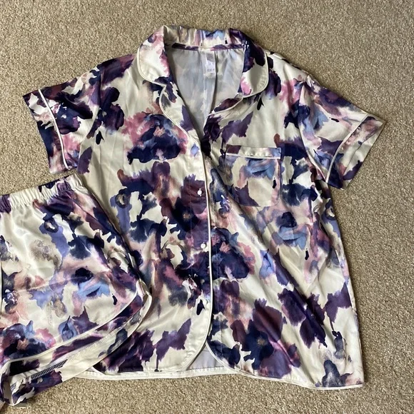 Stars Above silk short pajamas - Picture 3 of 3